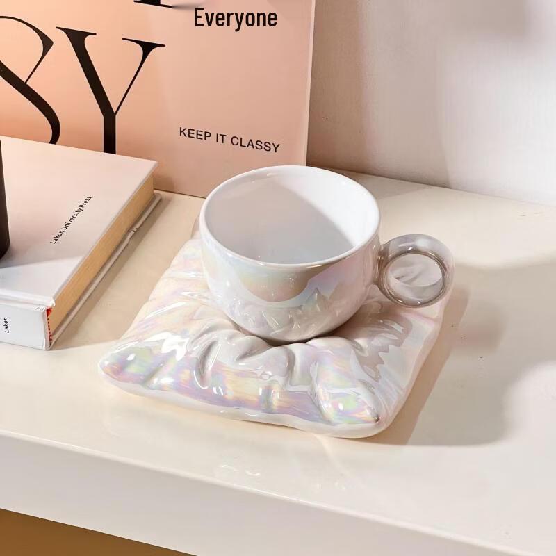 

OLOEY Pearl White Bone China Travel Mug Set