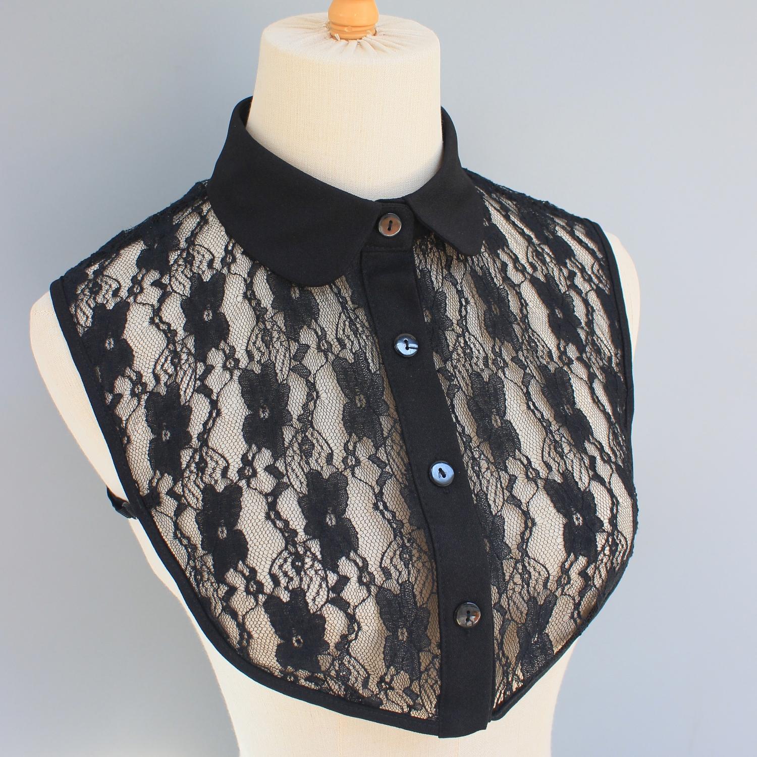 

1 деликатный прозрачный кружевной накладной воротник – элегантный, с цветочным узором и сексуальный, идеально подходит для ношения в несколько слоев с футболками, трикотажем, платьями или блейзерами круглый год