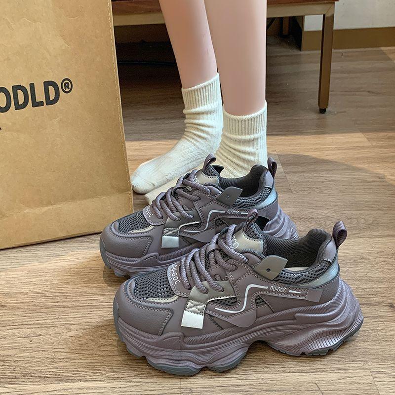 Campus style thick-soled dad shows feet shoes women's 2025 new autumn and summer retro heightening explosion casual sports shoe cloth