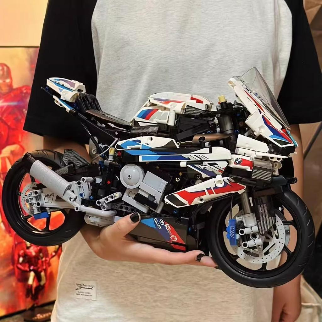 BMW Motorcycle M1000RR Building Blocks Model, Educational Assembly Toy for Boys & Adults, High Difficulty