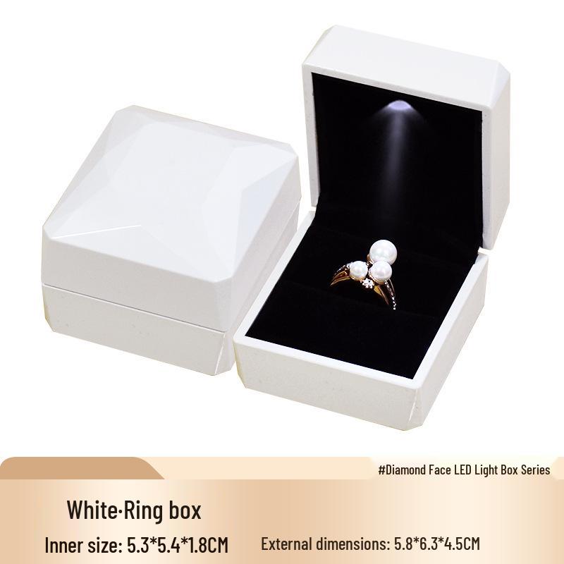 Diamond-Faceted Light-Up Jewelry Box for Rings, Bracelets, and Necklaces