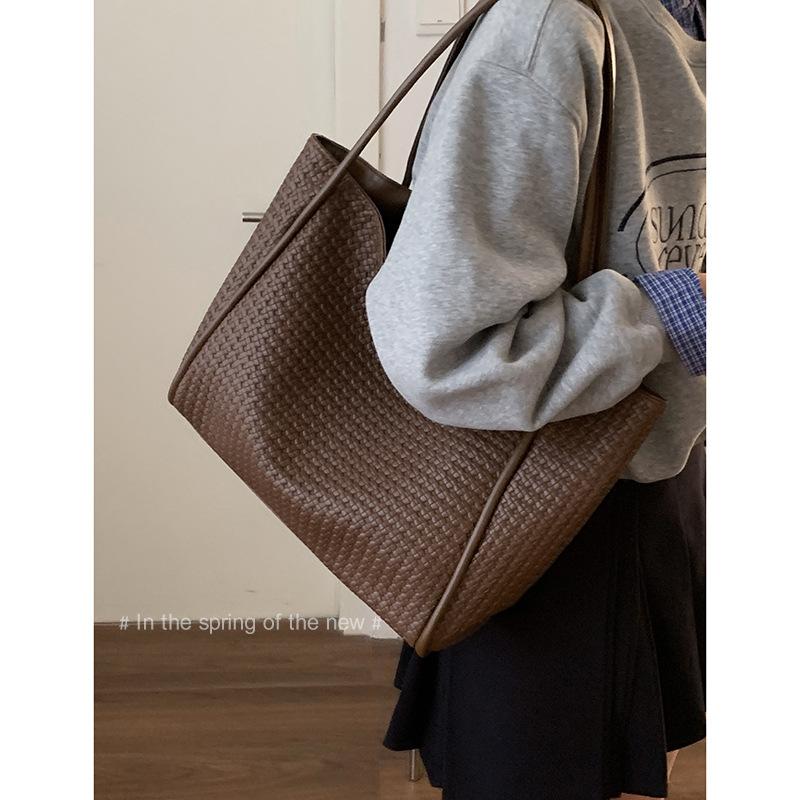 Retro Woven Pattern Bag Women's 2025 New Autumn Fashion High-end Tote Bag Large-capacity Shoulder Commuter Bag