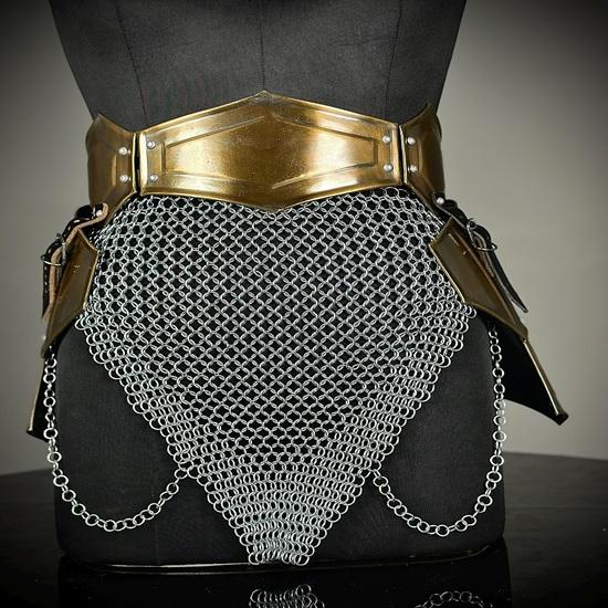 Statečná dáma, Stredoveký rytiersky tasset s retiazkou, Dámsky kostým, Cosplay zbroj, Larpová zbroj Darček