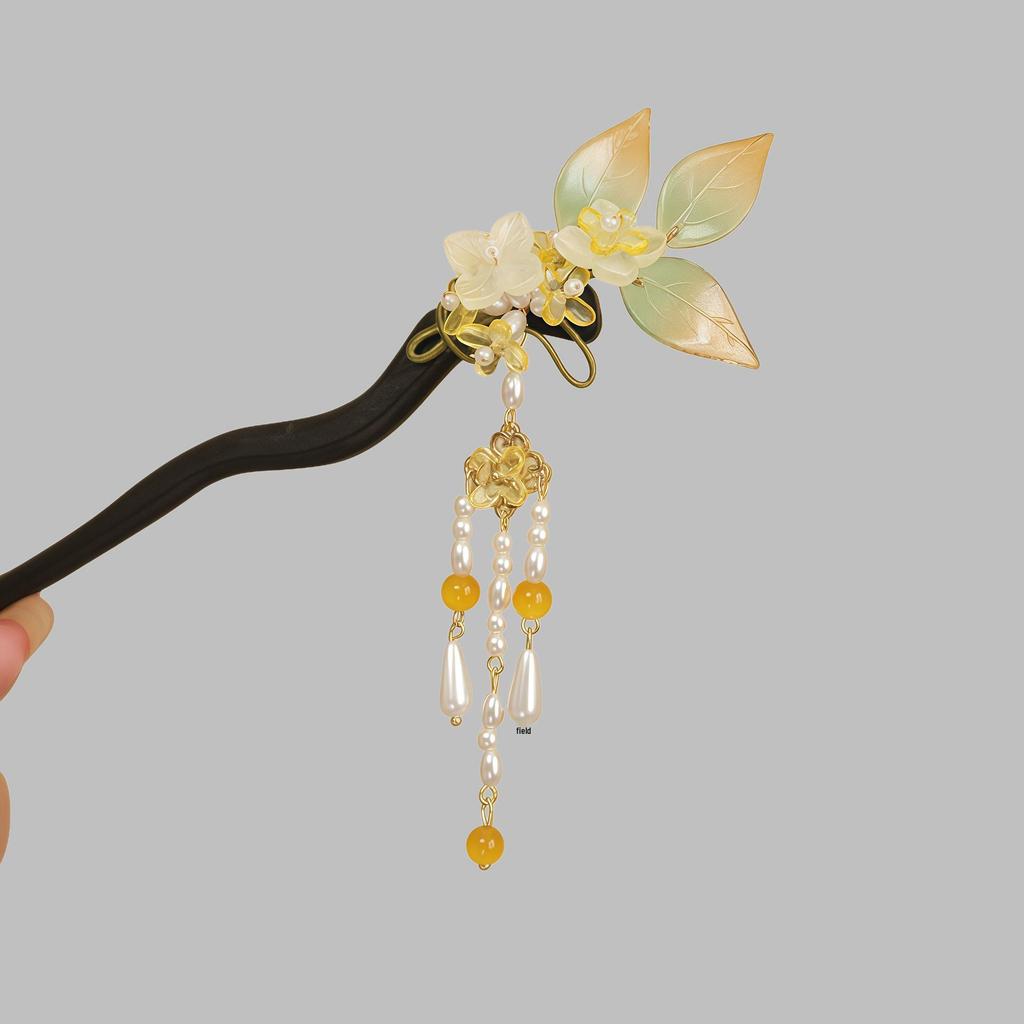 Hanfu Headdress: Retro Chinese Tassel Hairpin with Cheongsam Style