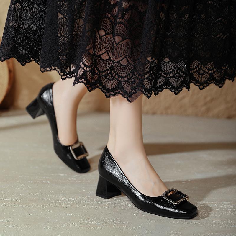 Square head high heels thick heel temperament is not tired feet 2025 spring new large size women's shoes medium heel French light mouth single shoes