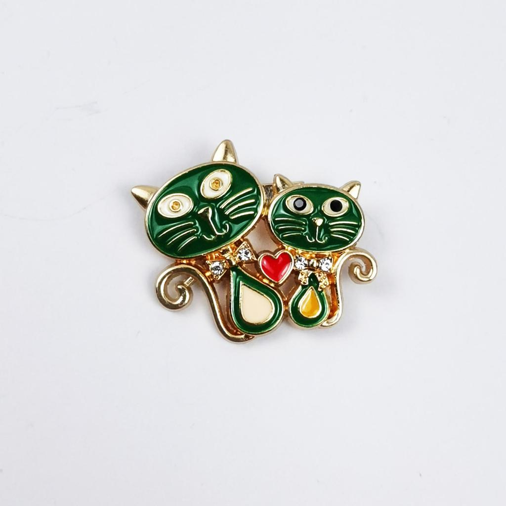 Cute Cartoon Cat Couple Brooch Set - Versatile Backpack Badge & Decorative Accessory