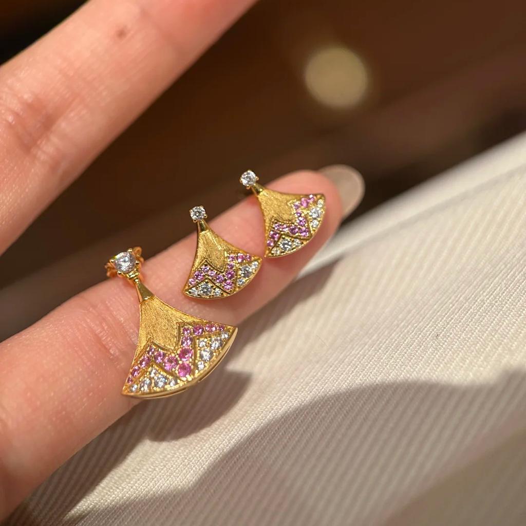 French Retro Pink Corundum Brushed Small Skirt Necklace Light Luxury Fashion Gold-Plated Fan Stud Earrings Set Women