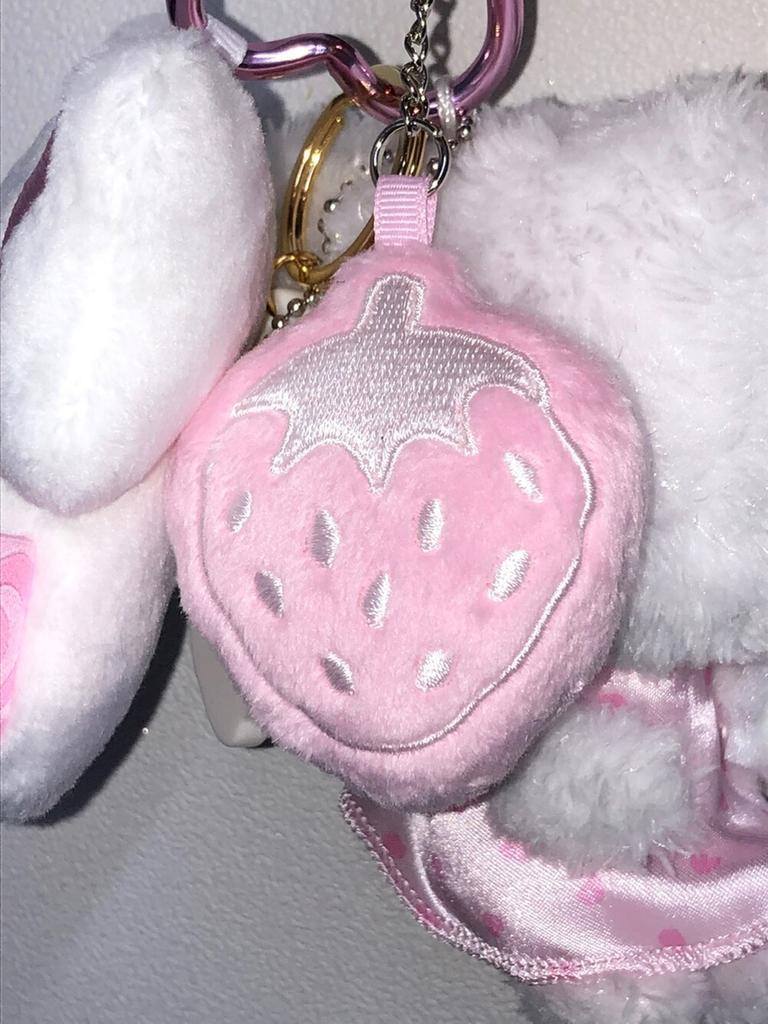 Plush Strawberry Bowknot Charm Keychains Sweet Lovely Pendant Hangings Ornament Keyring Backpack Decoration for Women