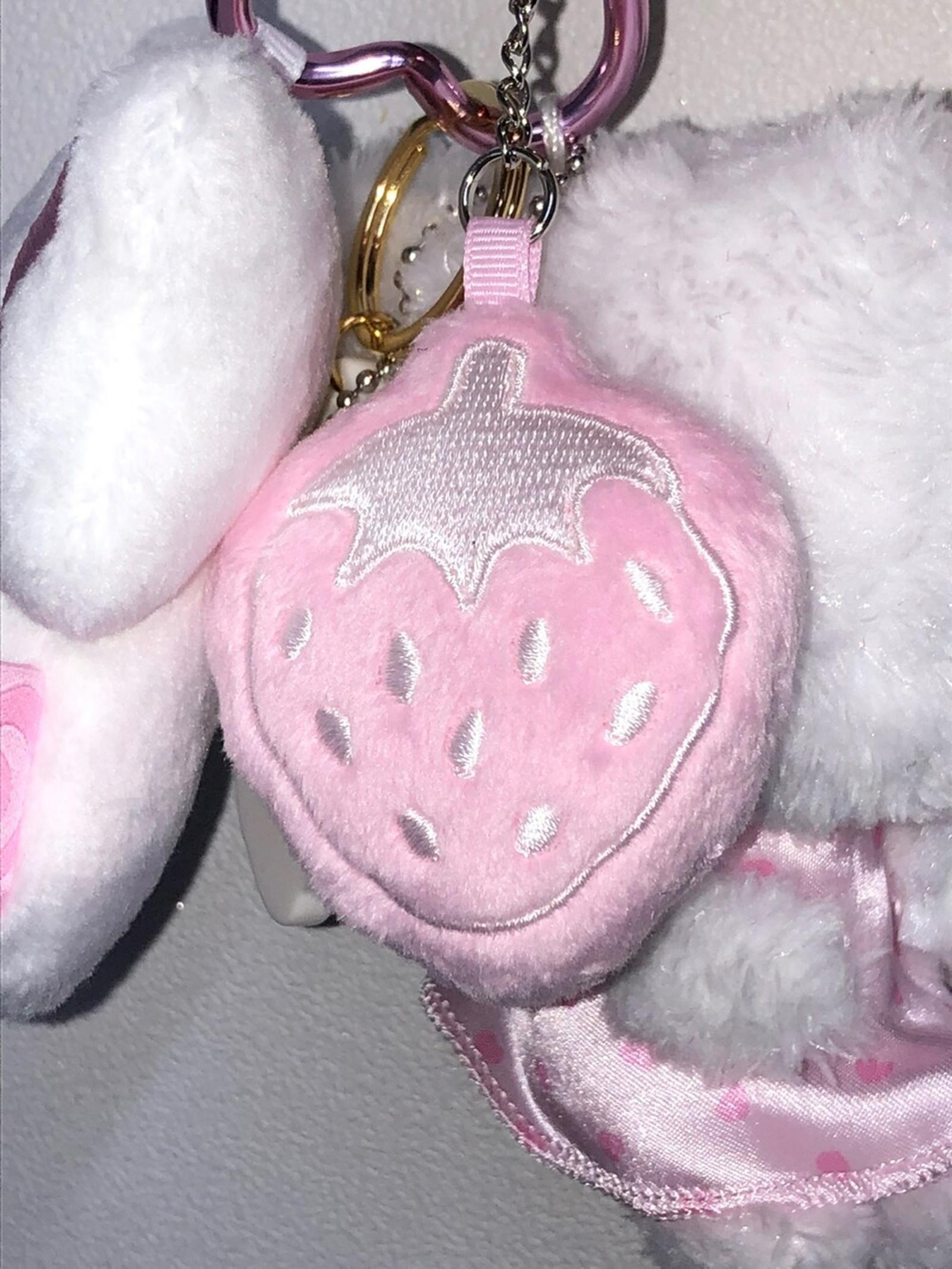 Плюшевые подвесные брелки с клубникой и бантом — фото 6