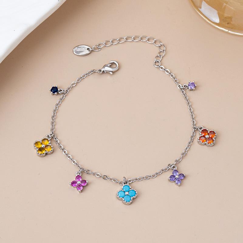 Light luxury color four-leaf flower bracelet necklace female niche multi-flower contrasting color collarbone chain high-grade zircon neck chain