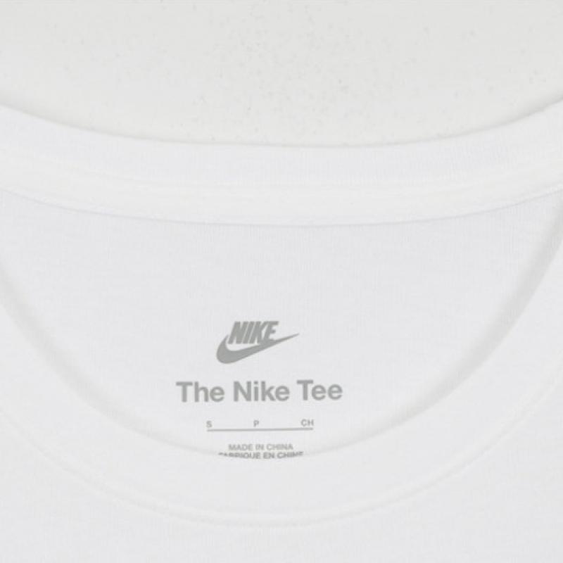 Nike ShorT Sleeve Tee W sporTsWear EssenTials Logo T shirT