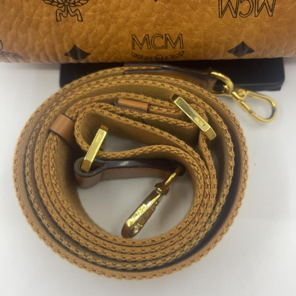 [Pre-Owned] Classic Monogram Zip Leather Camera Bag - Very Good #ZP1EIR