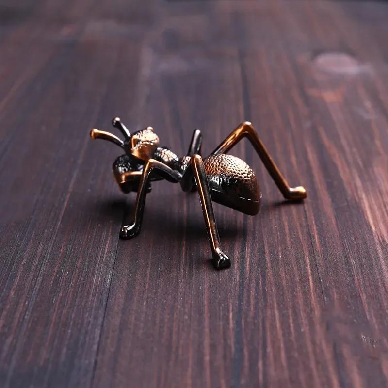 Mini Snail Personality Retro Pure Copper Statue Ornaments Desk Antique Brass Tea Pet Collection Home Decorations for Living Room