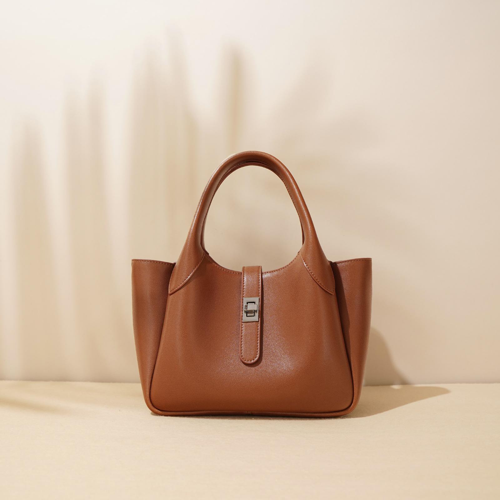 

New Portable Cowhide Bag Women s Shoulder Crossbody Armpit Bag чорний