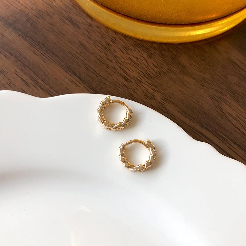 Orecchini a lobo cavi attorcigliati retrò Design semplice di nicchia Fibbia per orecchio versatile Gioielli per orecchie minimalisti eleganti per tutti i giorni