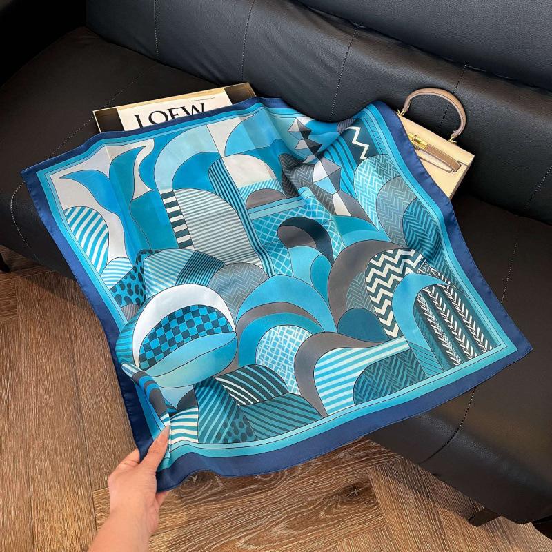 New 71 * 71cm Korean version small square scarf women's silk scarf spring and summer thin sunscreen scarf neck protection tied bag headband scarf