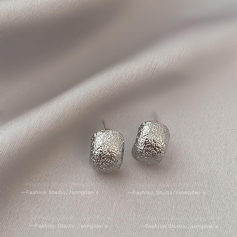 

Серьги Серебряный Темперамент - 2025 Новый Нишевый Дизайн Сплавные Серьги для Женщин