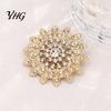 Metal Floral Pin Sparkling Rhinestone Sunflower Brooch, Golden Plated Lapel Decorative Coat Brooch Pin, Dainty Clothing Jewelry Accessory for