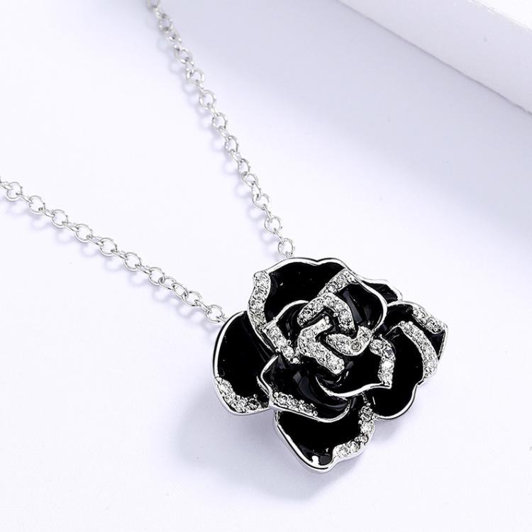 Fashion Flower Black Gum Drop Lady Hand Enamel Necklace Sweater Chain