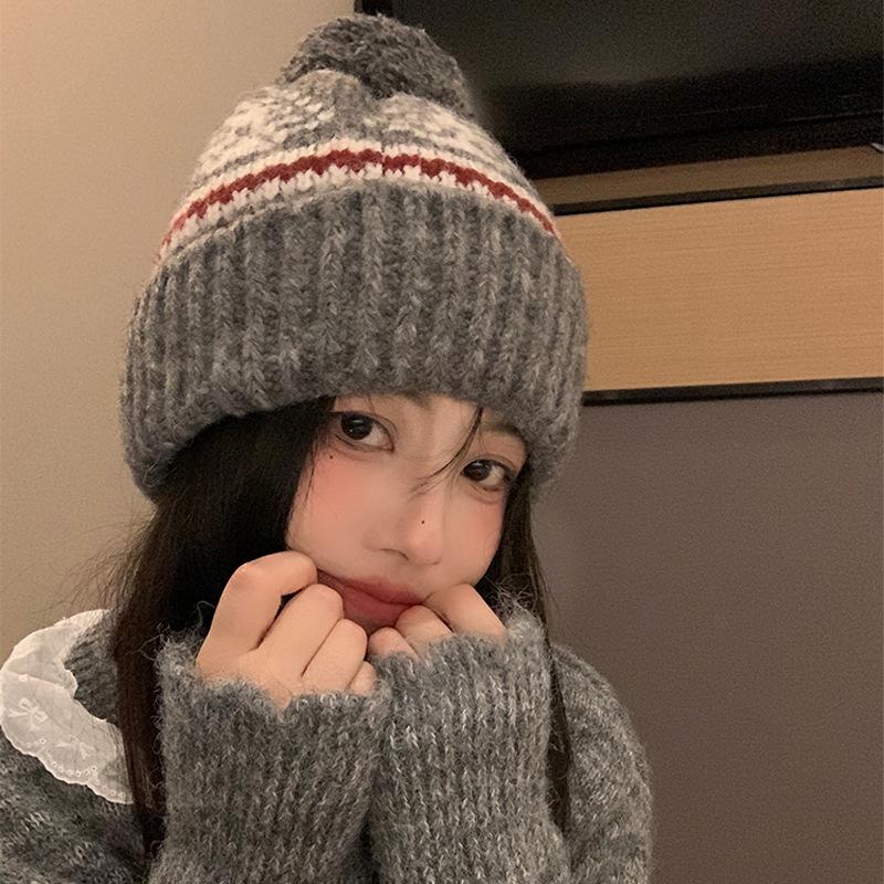 Women's Woolen Hat Autumn and Winter New Style Retro Thickened Warm and Face Showing Small Knitted Toe Cap