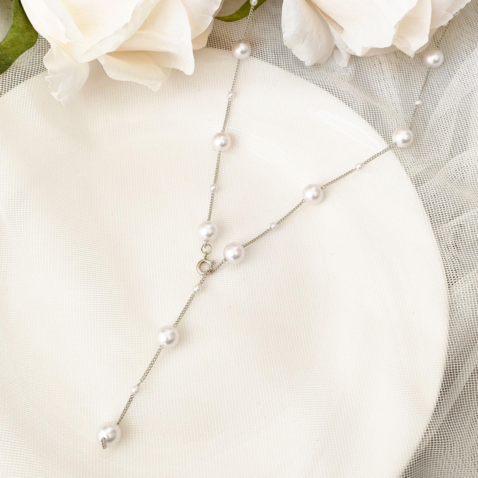 Adjustable Gypsophila Pearl Choker Necklace - Versatile Design for Women