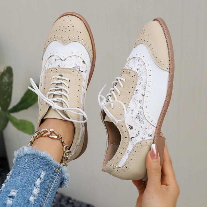 Spring and Autumn New Flat-soled Single Shoes Women's Round Head Brock Carved Lace-up Casual Shoes