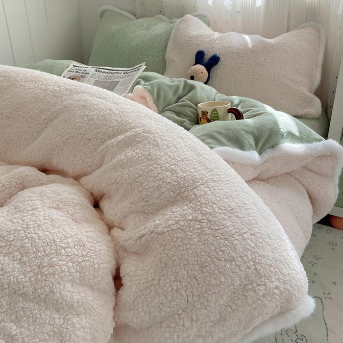 

Утолщенный молочный флис Девичье сердце Барби Кровать для щенка Собаки Набор из четырех предметов Коралловый флис 1,5 метра 1.8m sheet type 4pc/applicable 200x230cm quilt -