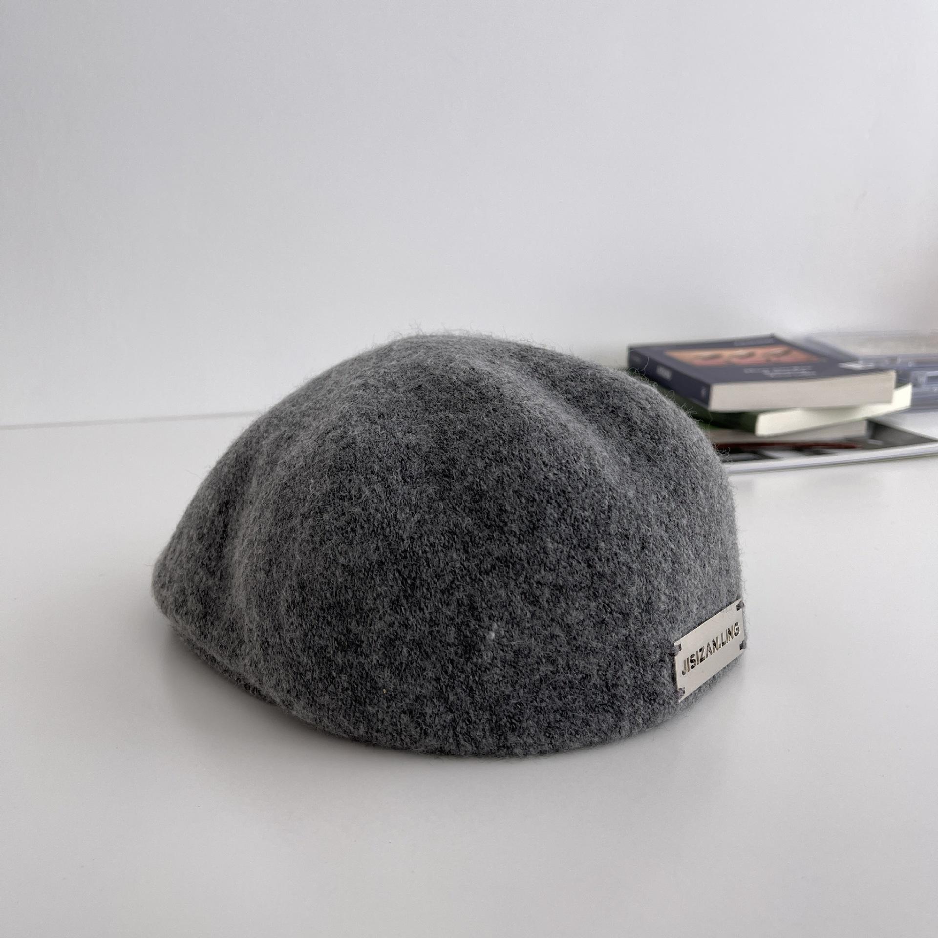 

Нисимото носил берет задом наперед с большой головой и модную шляпу с козырьком для женщин, японскую черную шляпу художника, подчеркивающую маленькое лицо. M（56-58cm）