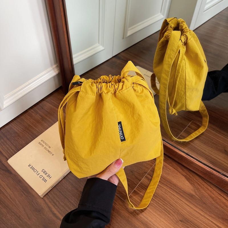 Summer Simple Large-capacity Messenger Bag Drawstring Bucket Bag Shoulder Bag Women's Leisure Commuter Bag