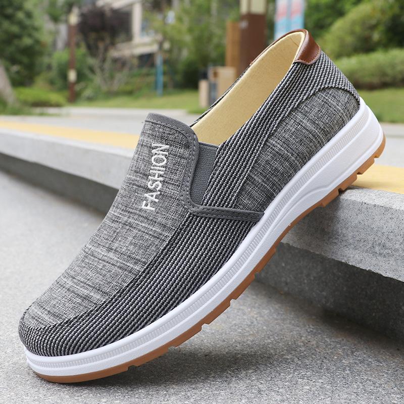 

Foreign trade cloth shoes men s manufacturers wholesale cloth shoes summer canvas shoes men s shoes comfortable and breathable old Beijing cloth shoes 39