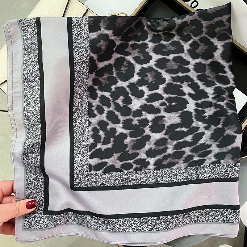 Spring and Summer New 71 Square Scarves Personalized Leopard Print Silk Scarves Korean Version Fashion Shawl Hair Tie Bag Scarf Wholesale