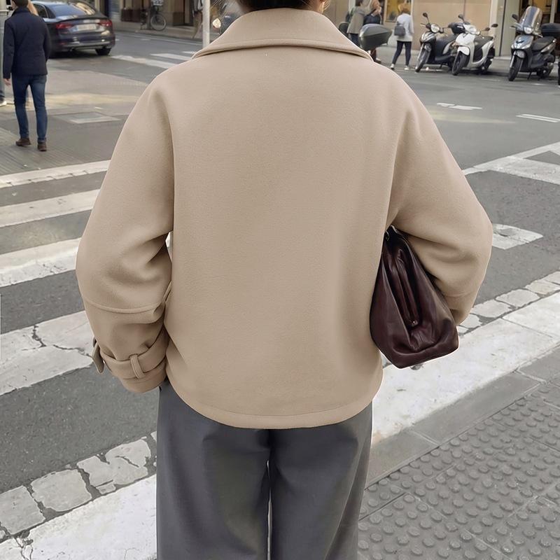New Style Elegant British Style Straight Short Lapel Woolen Coat for Women in Autumn and Winter.