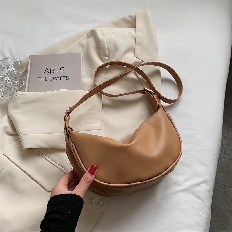 New messenger bag women's 2025 new trendy dumpling bag lightweight small satchel underarm bag casual shoulder messenger bag