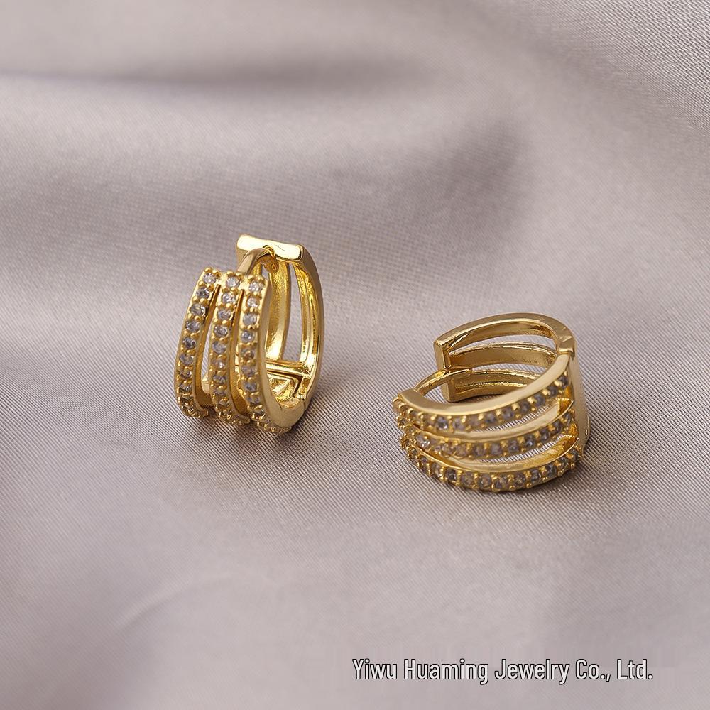 Stylish Gold Circle Ear Cuffs - Light Luxury Jewelry for Trendy Women