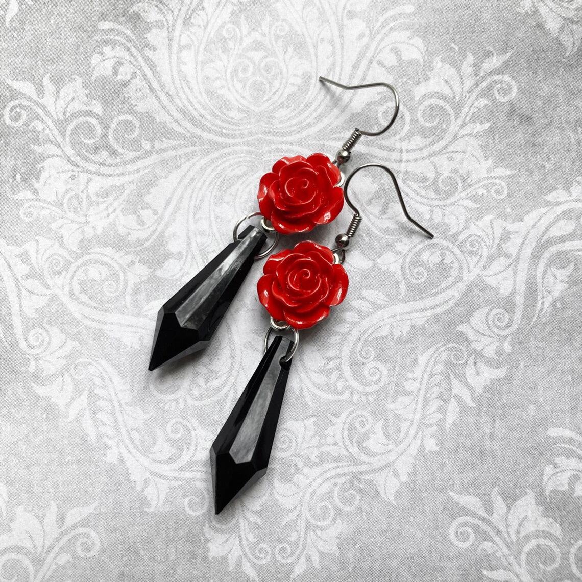 

Victorian-Style Black Teardrop Earrings with Red Roses
