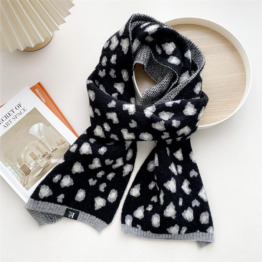 

Новые шарфы Шелковые шарфы Женские весенние и осенние длинные декоративные профессиональные шарфы Летние тонкие стили в сочетании с рубашками Стильные 22*160cm