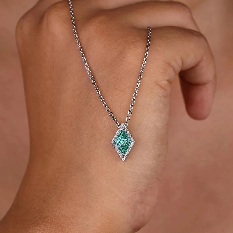 Huitan Green Rhombus Shape Cubic Zirconia Pendant Necklace for Women Brilliant Trendy Creative Necklace Unique Wedding Jewelry