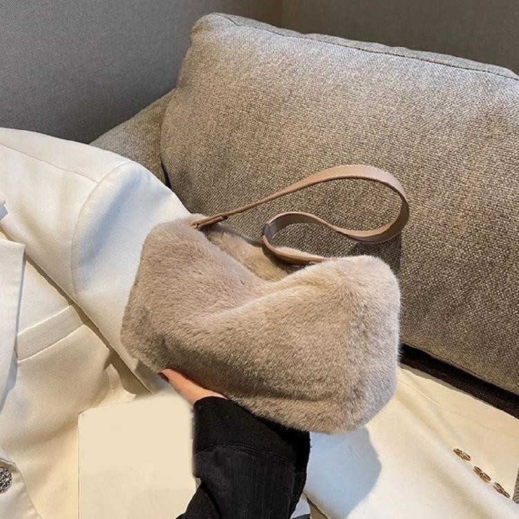 Fashionable Plush Shoulder Bag Functional Interior Suitable for Everyday Use