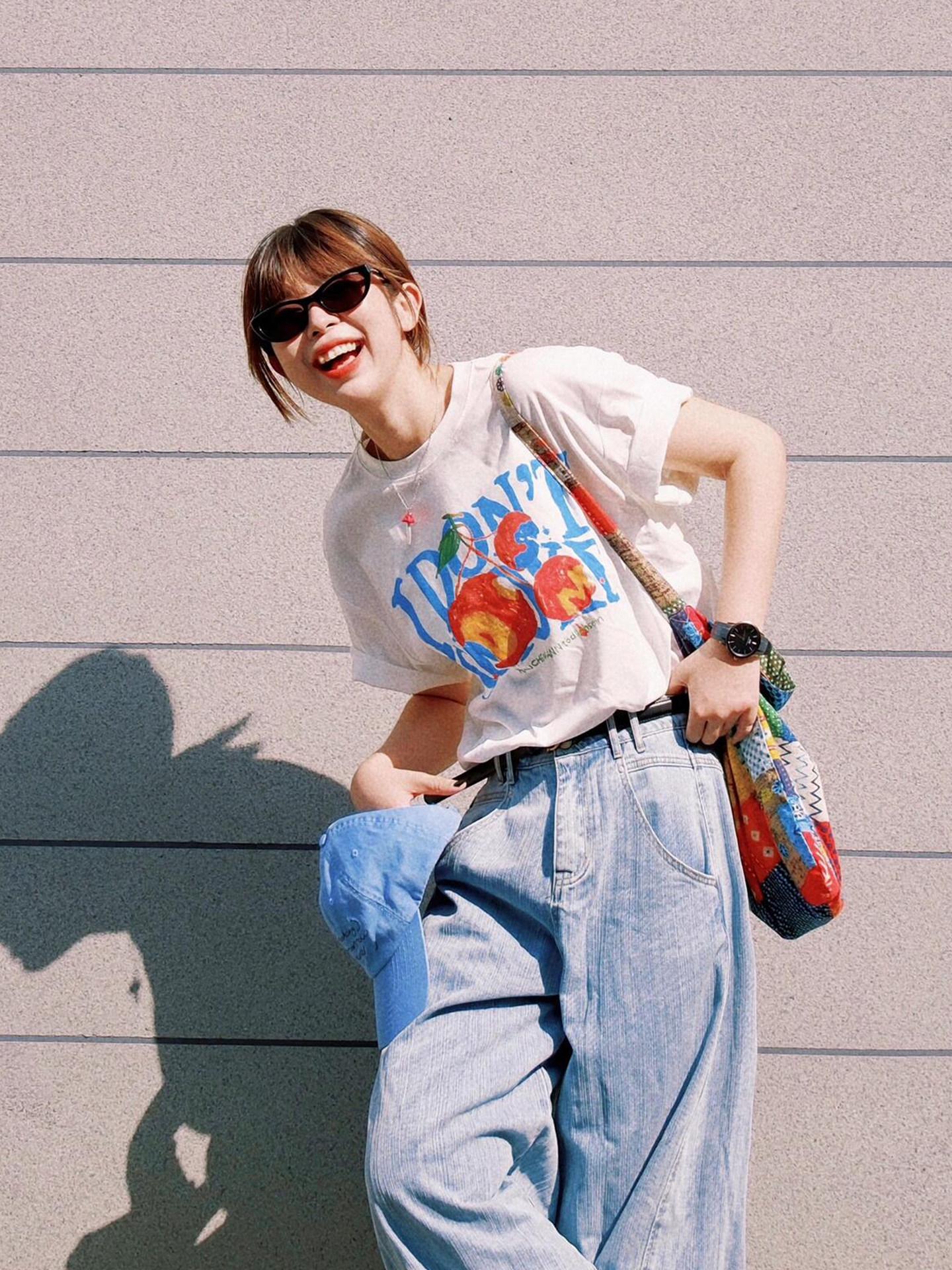 

Plus Size Age-Reducing Letter Print Drop Shoulder T-Shirt - Loose, Relaxed Fit for Women XXL [For 130-145 Jin]