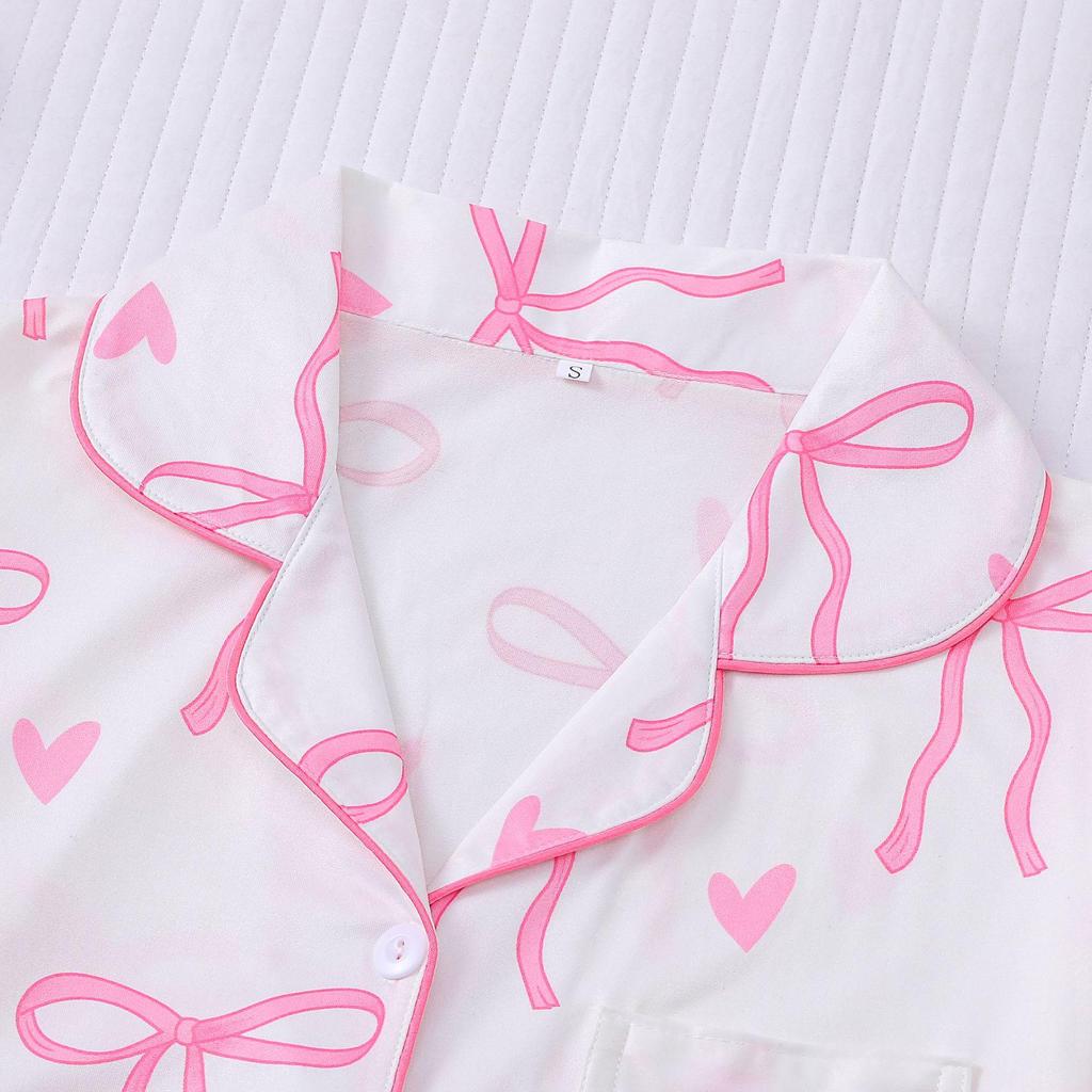 Set Pigiama con Stampa Fiocco e Revers: Completo Estivo a Maniche Corte e Pantaloncini Larghi da Donna