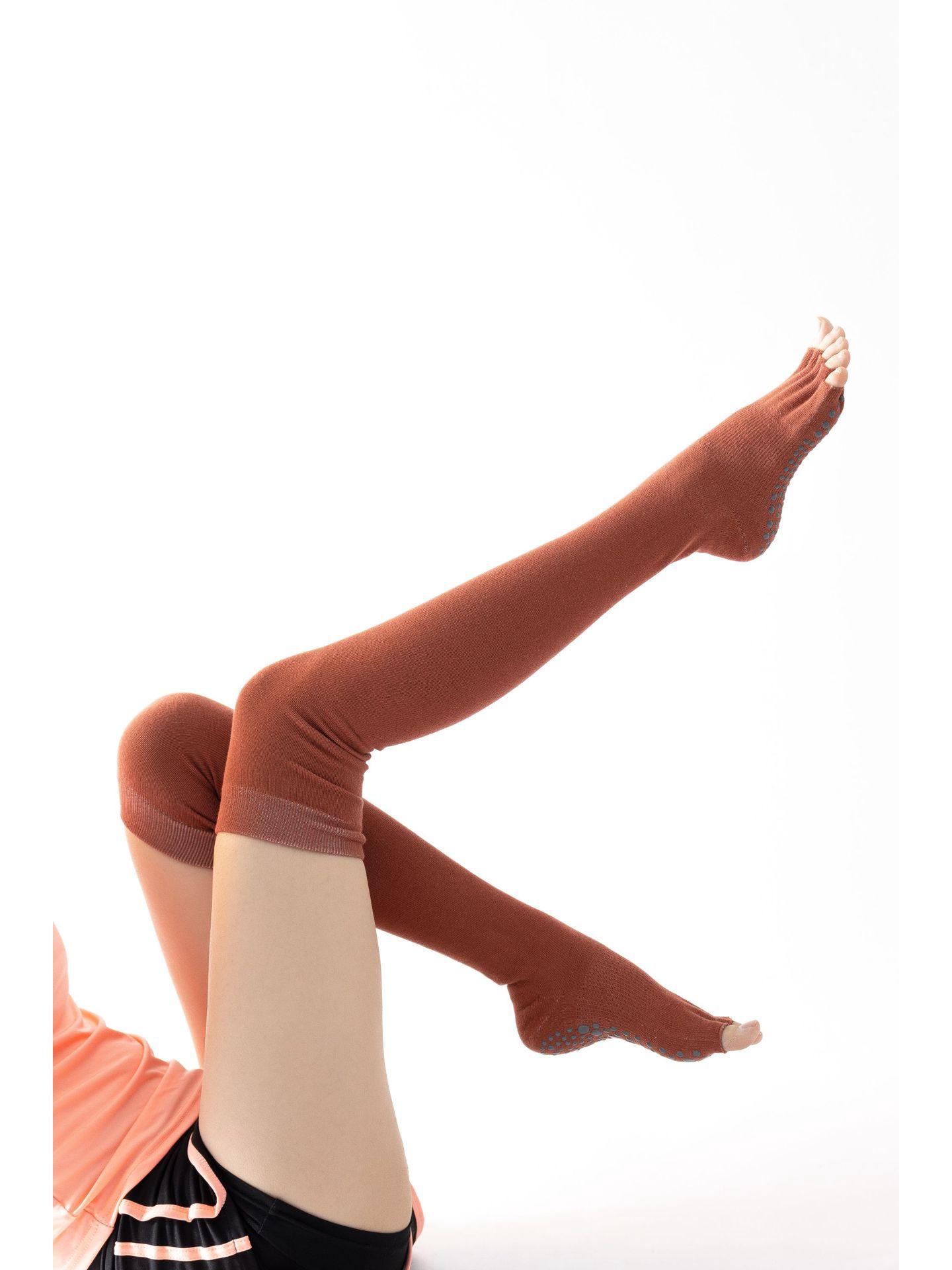 

Women s Over-the-Knee Winter Warm Five-Toe Non-Slip Yoga & Dance Socks One Size