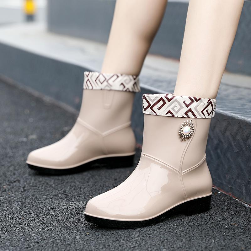 Fashion Rain Shoes Women's Medium Tube Water Shoes Student Rain Boots Women's Waterproof Outdoor Work Rubber Shoes Fashion