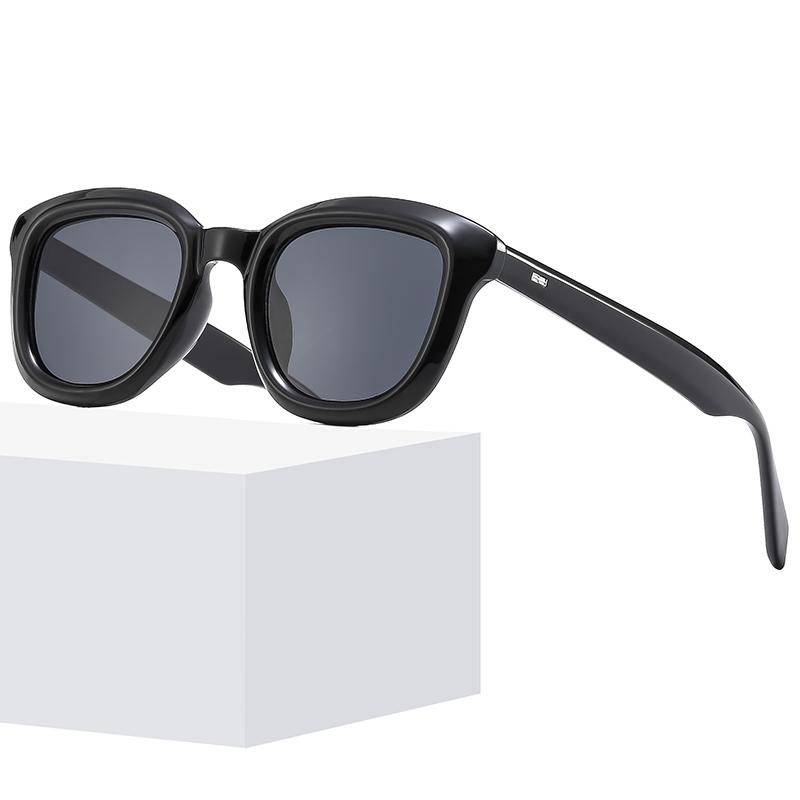 1/4pcs Fashion Small Square Frame Sunglasses Women Thick Frame Designer Sun Glasses Outdoor Style Female Sun Glasses UV400