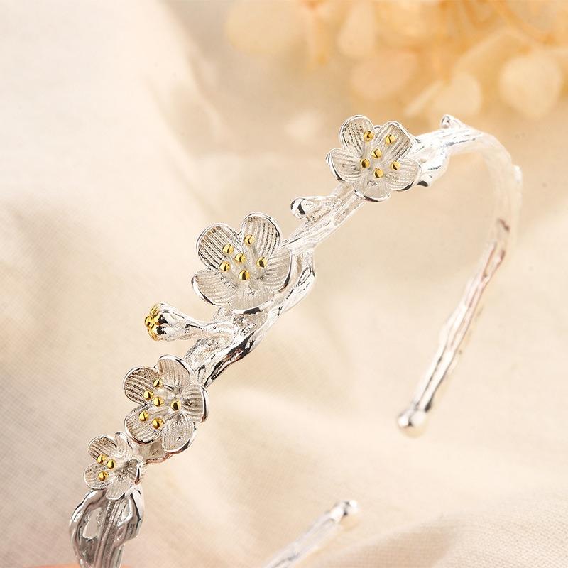 Creative Flower Bracelet Opening Adjustable Personality Literary Temperament Plum Blossom Bracelet for Mother's Day Gifts