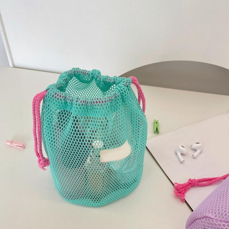 Fashionable Mesh Travel Toiletry Bag with Quick Closure Practical Polyester Cosmetic Pouch for Daily Commute and Outdoor Use