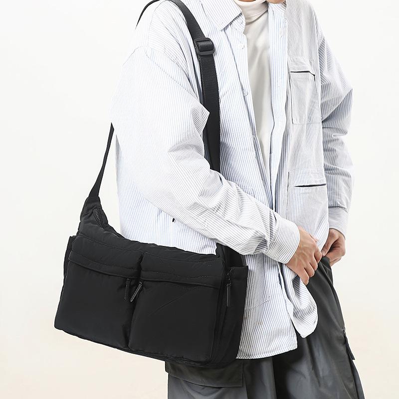 Shoulder Bag Water-repellent Messenger Bag For Men And Women Students Lightweight Commuter Crossbody Bag