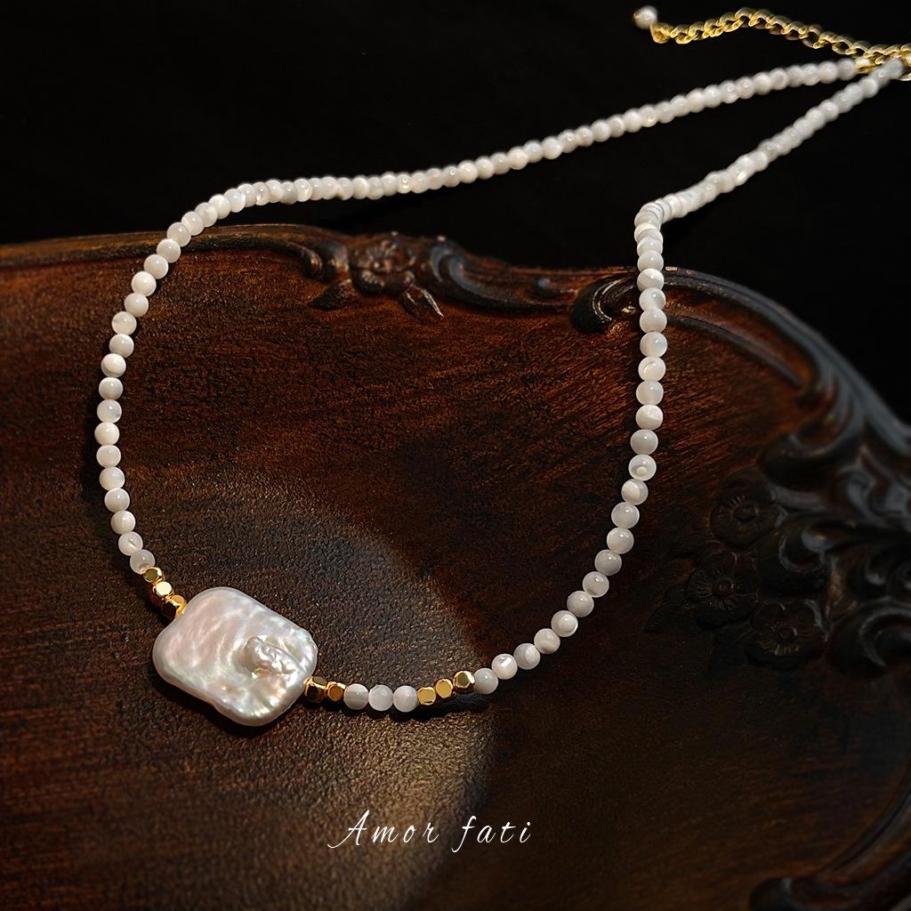 Чокер из барочного пресноводного жемчуга – Французский ретро, Дизайн из бусин из высококачественного белого перламутра