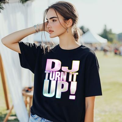 Maglietta DJ Turn It Up Stampa Funky Travestimento Festa del Weekend Addio al Nubilato Sposa Tee