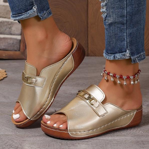 Women's Slippers Summer New Metal Button Slides Shoes Wedge Beach Sandals Women Outside Platform Leisure Women Slippers