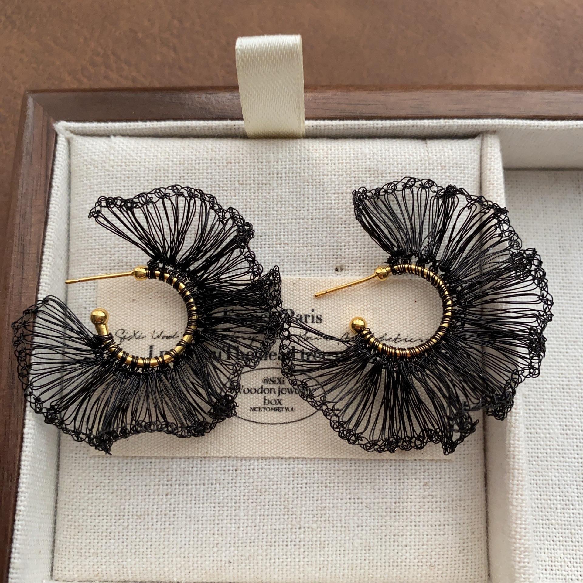 

Handmade Inspiration Series Fan Art Flower Stud Earrings Romantic Smart and Elegant French Fine Earrings Beautiful Earrings